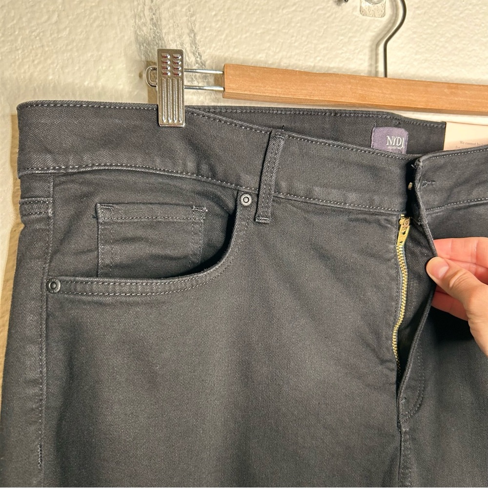 NWT Barbara Bootcut jeans Black 18W - Picture 3 of 16